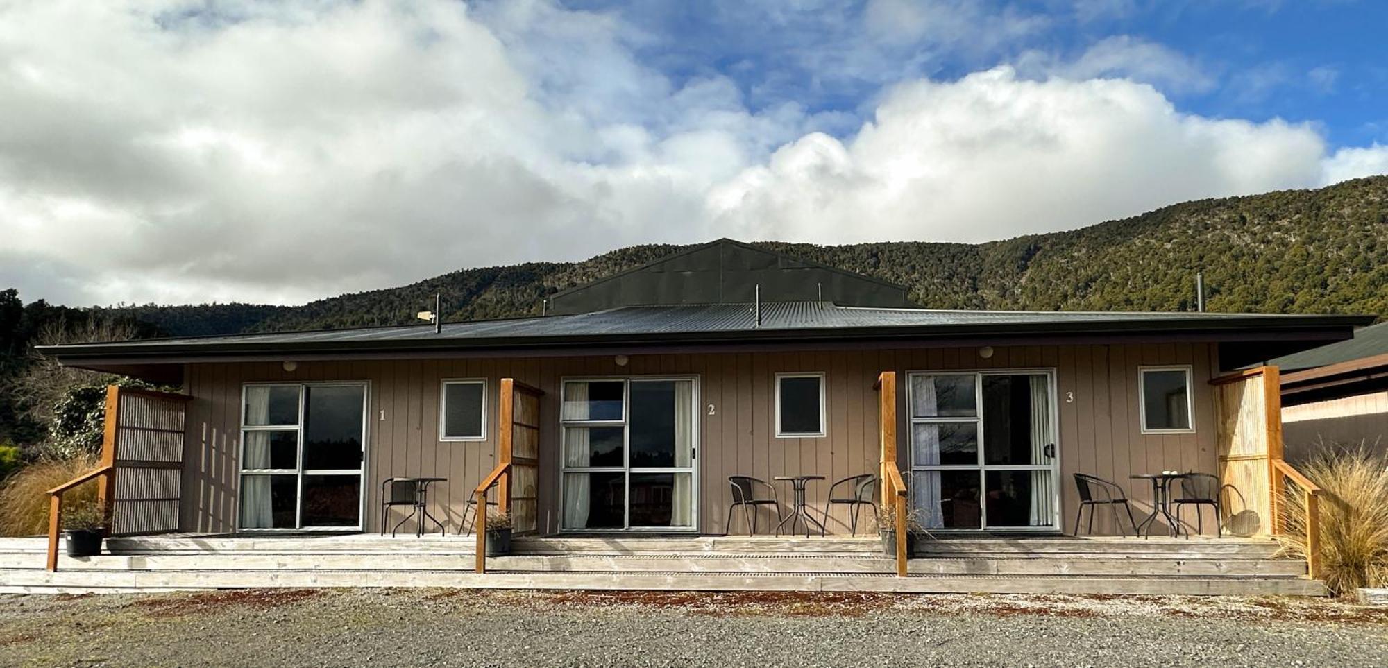 The Crossing Lodge & Backpackers Erua Экстерьер фото