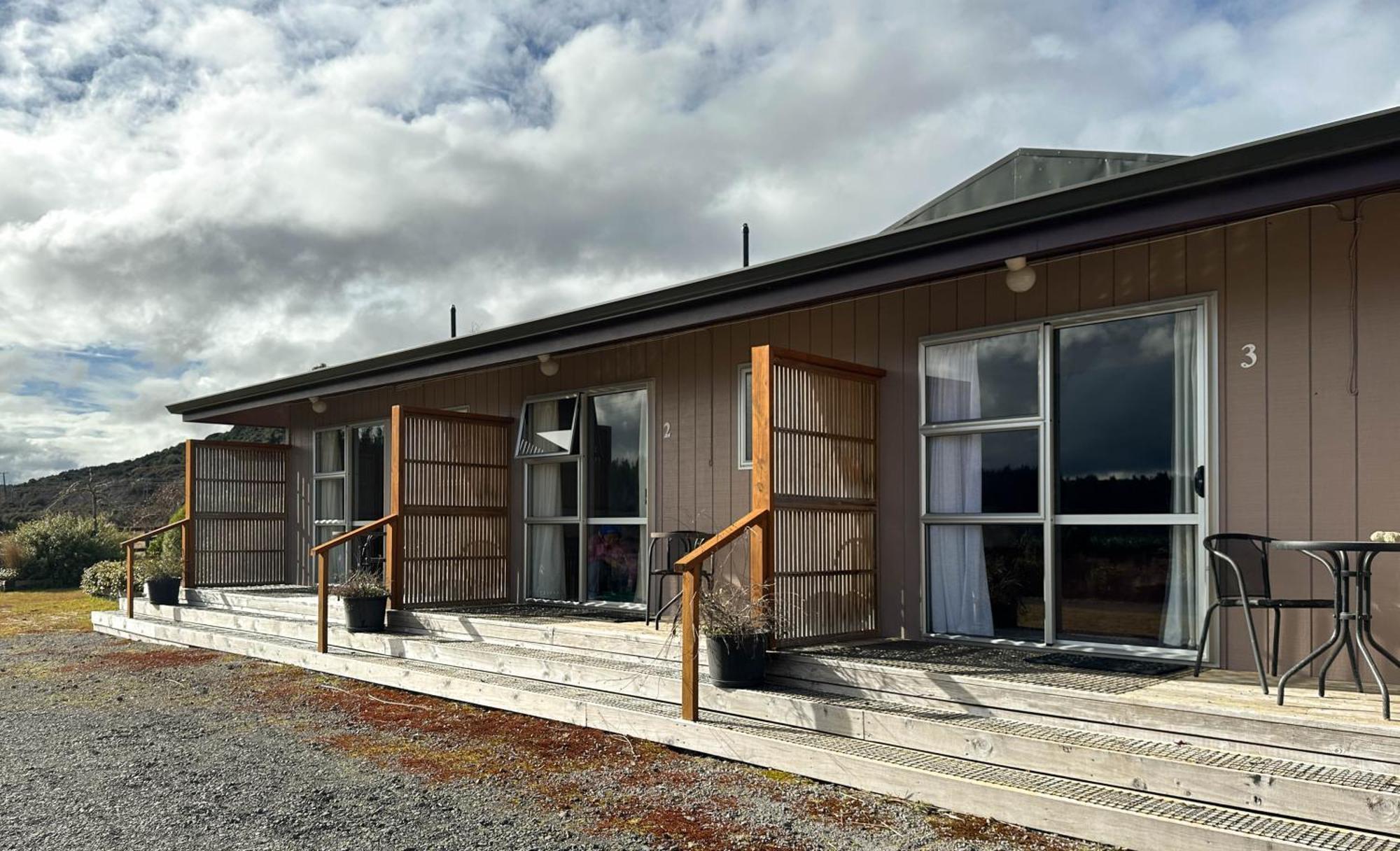 The Crossing Lodge & Backpackers Erua Экстерьер фото