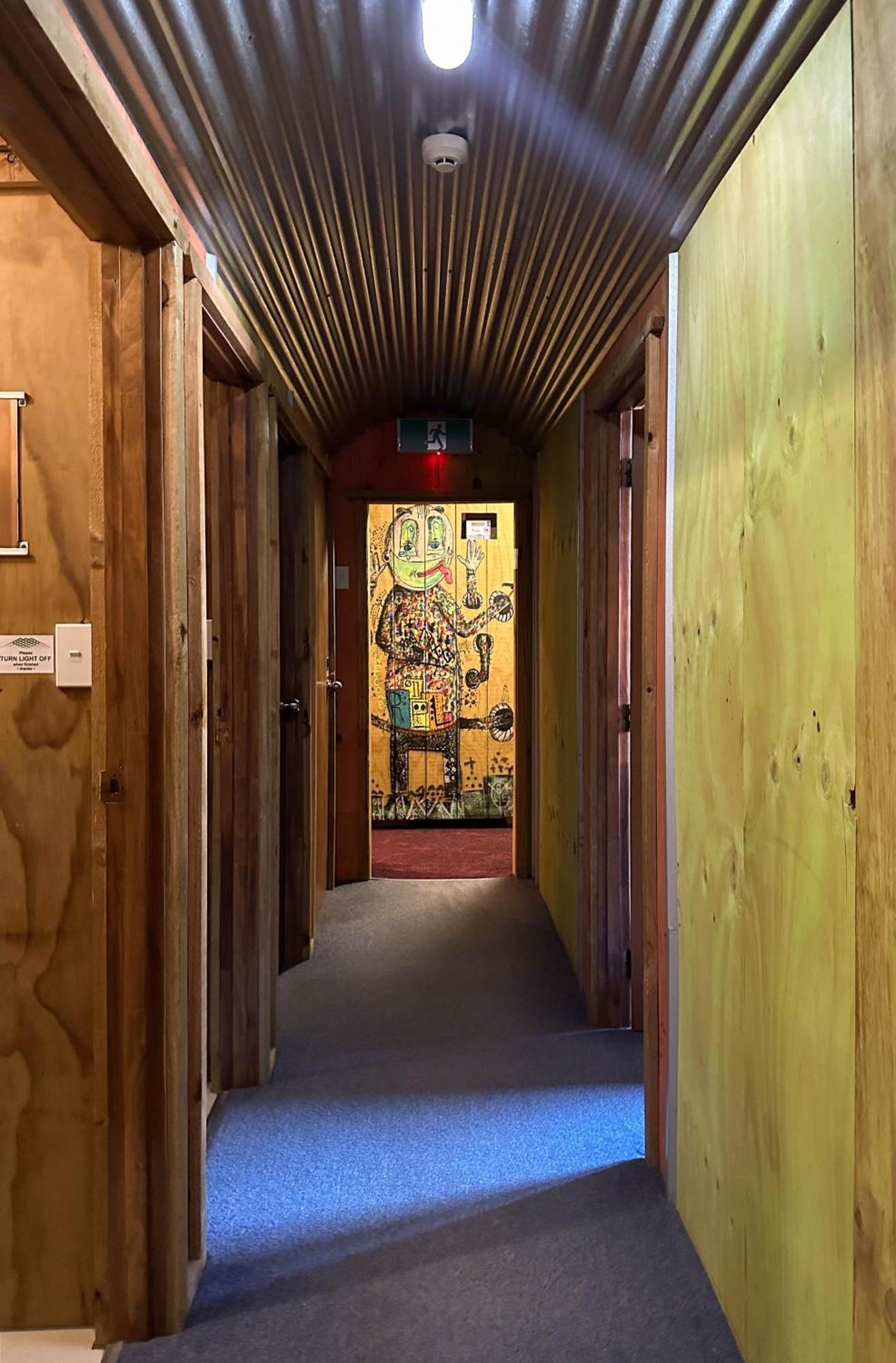 The Crossing Lodge & Backpackers Erua Экстерьер фото