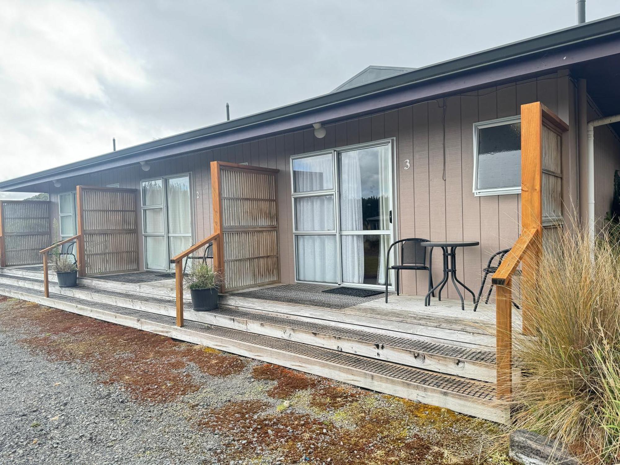 The Crossing Lodge & Backpackers Erua Экстерьер фото