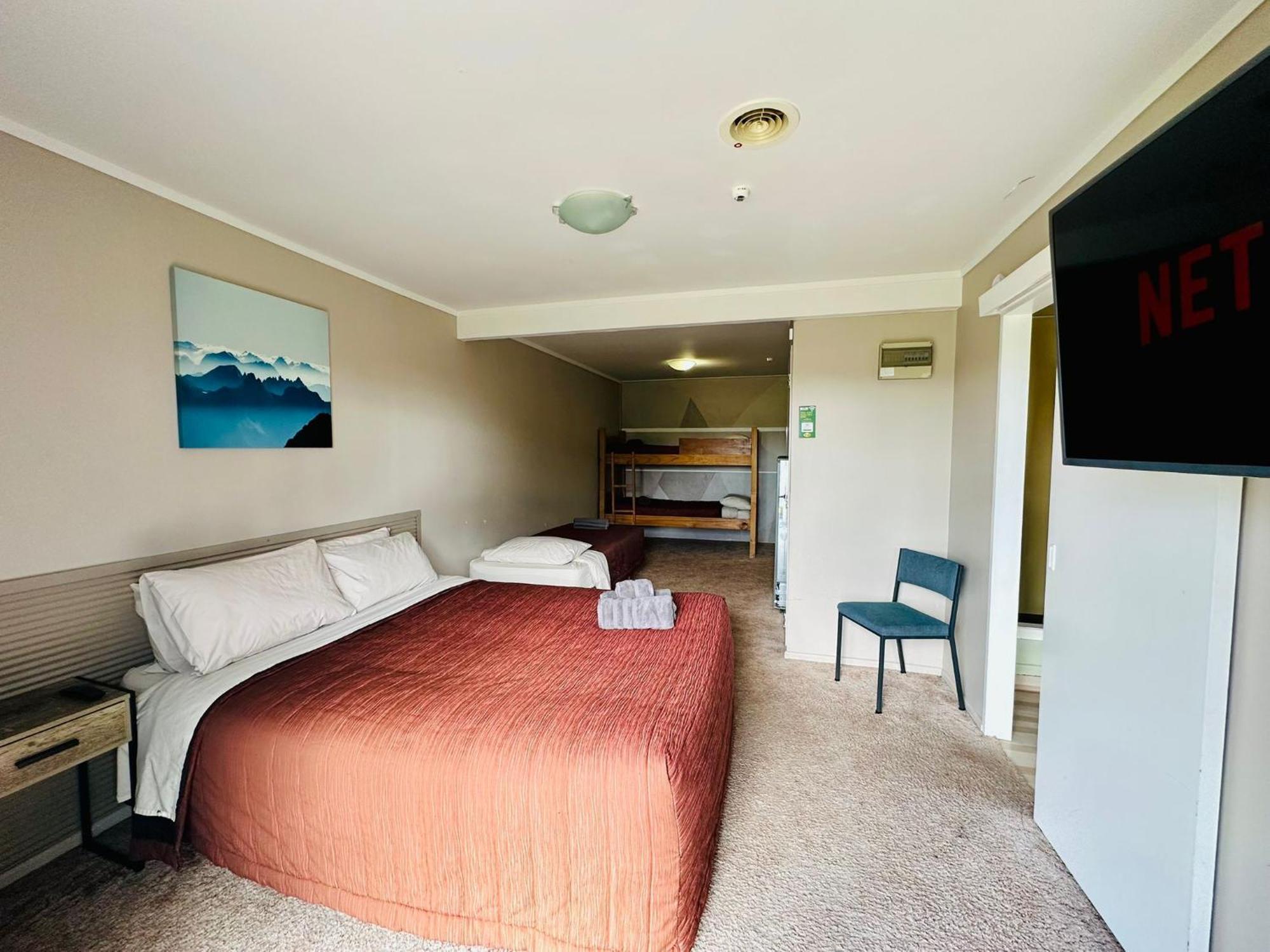 The Crossing Lodge & Backpackers Erua Экстерьер фото